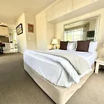 Breathtaking Table Mountain View Apartment In The Heart Of Gardens